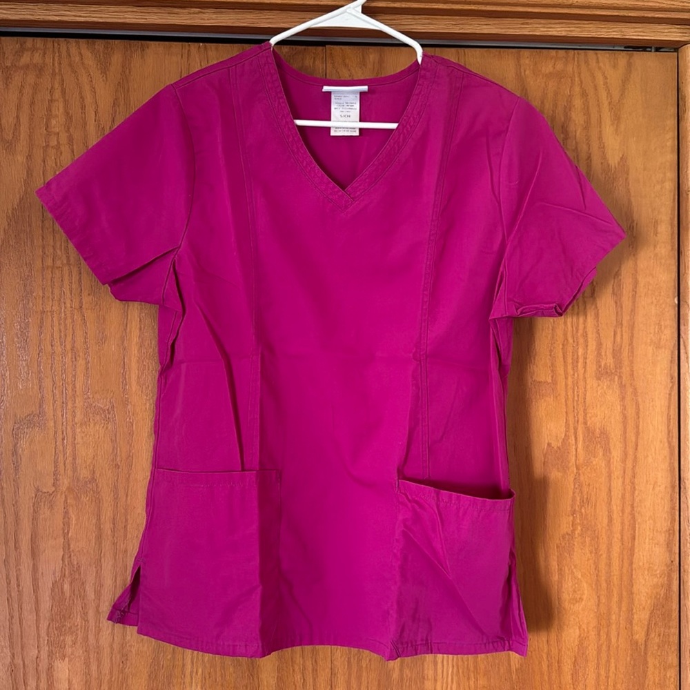 SB scrub top
